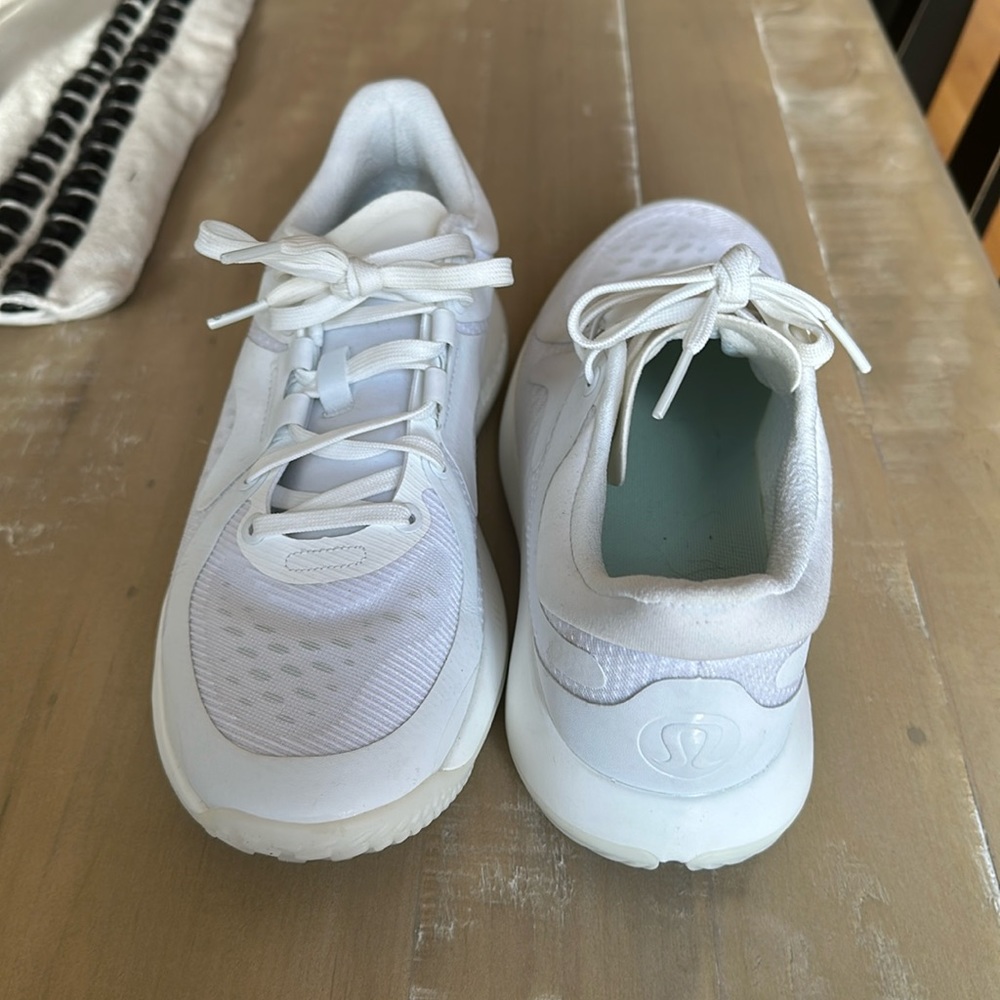 Lululemon Strongfeel shoe